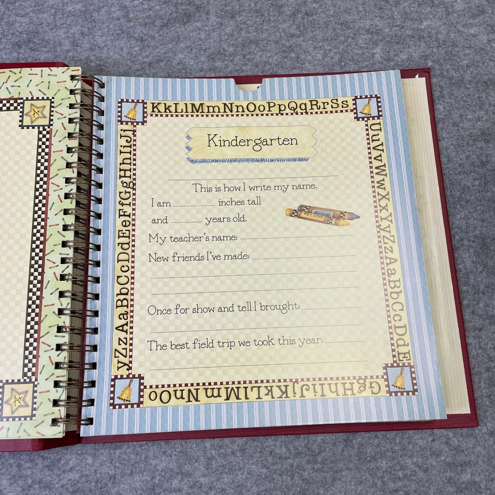 2005 Debbie Mumm School Days Keepsake Memory Pocket Album K-12 Red Scrapbook - Picture 10 of 16